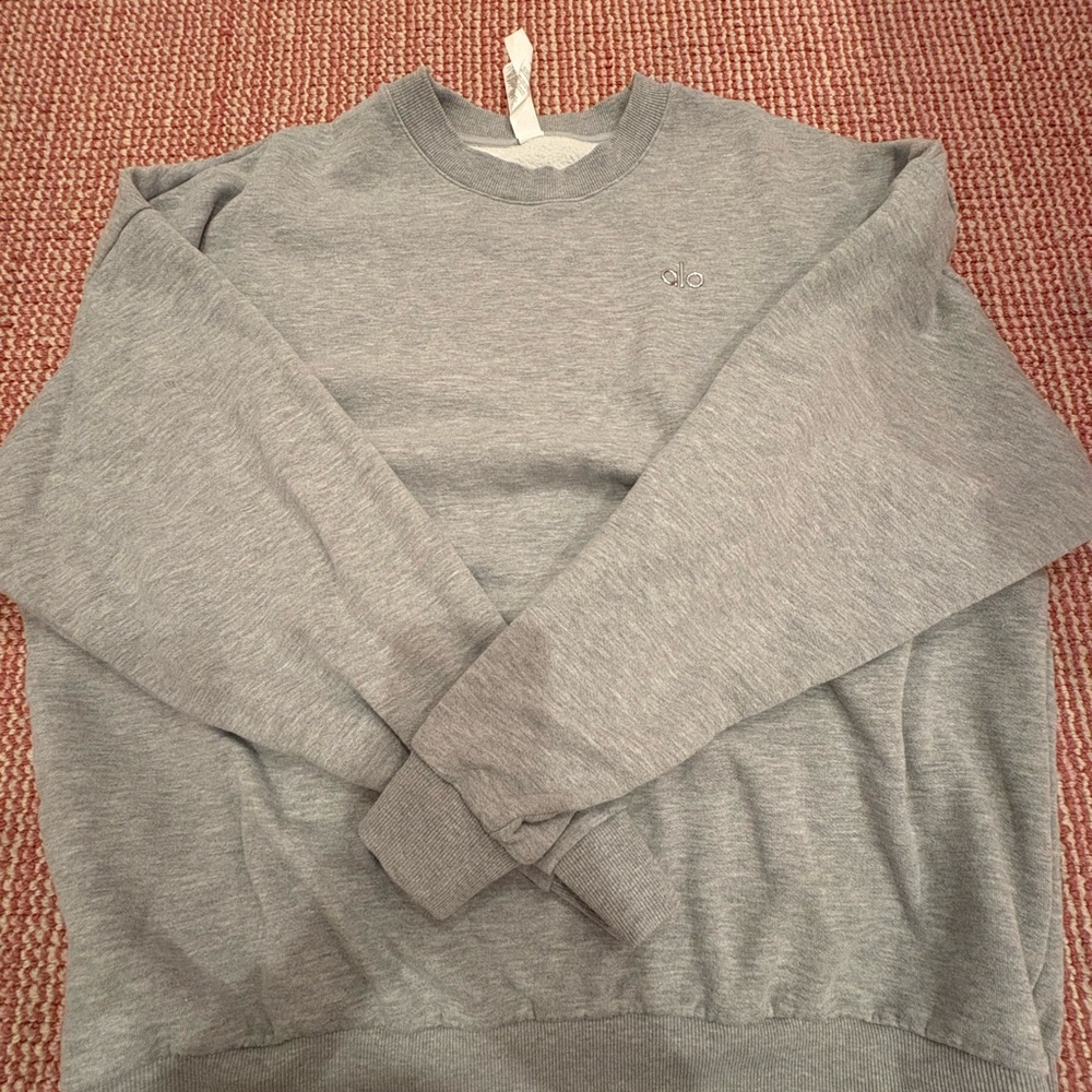 ALO Yoga Light Gray Crewneck